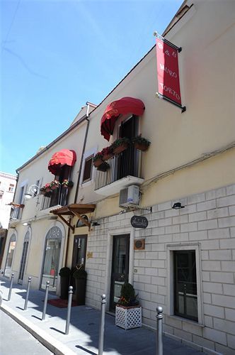 Muro Torto - Struttura Sanificata Giornalmente Con Prodotti Conformi Al Decalogo Del Ministero Salute - Personale Sottoposto A Test Sierologico Periodicamente Foggia Exterior foto