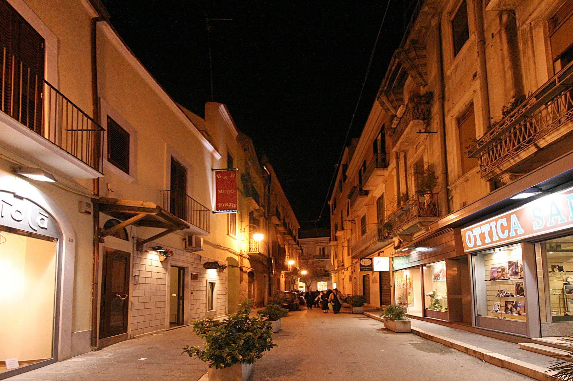 Muro Torto - Struttura Sanificata Giornalmente Con Prodotti Conformi Al Decalogo Del Ministero Salute - Personale Sottoposto A Test Sierologico Periodicamente Foggia Exterior foto